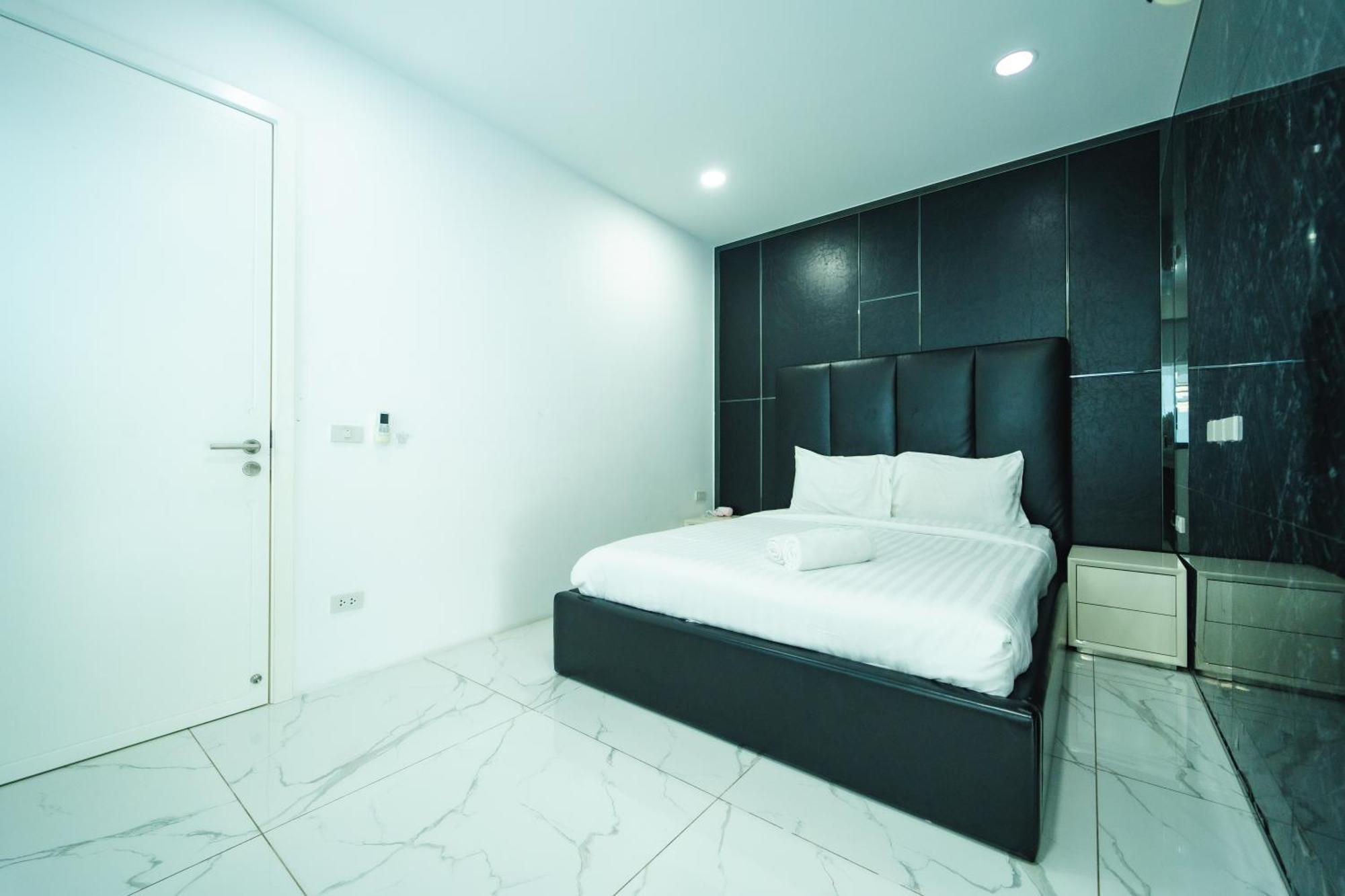 D9 Tagvilla Palm Spring In 8 Bedroom Villa Pattaya