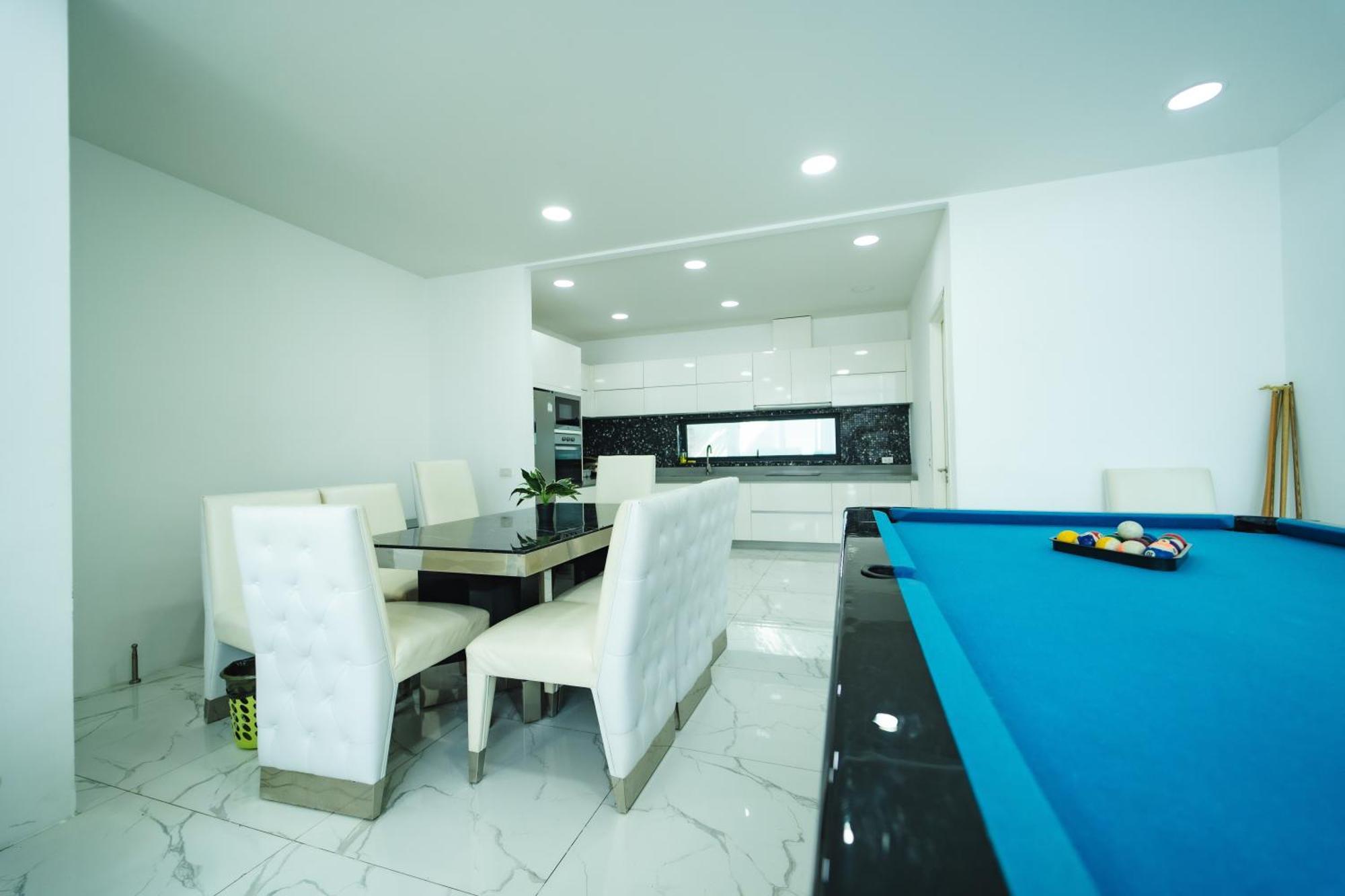 D9 Tagvilla Palm Spring In 8 Bedroom Villa *