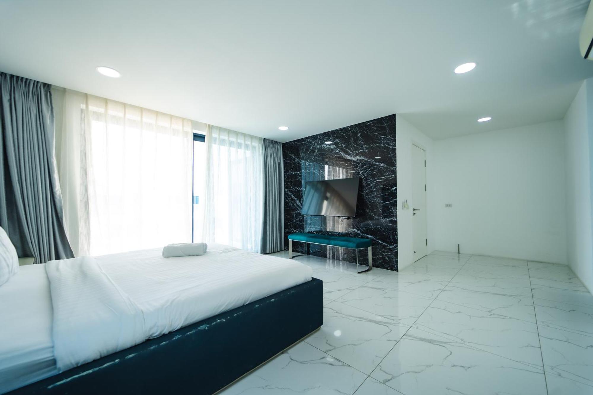 D9 Tagvilla Palm Spring In 8 Bedroom Villa
