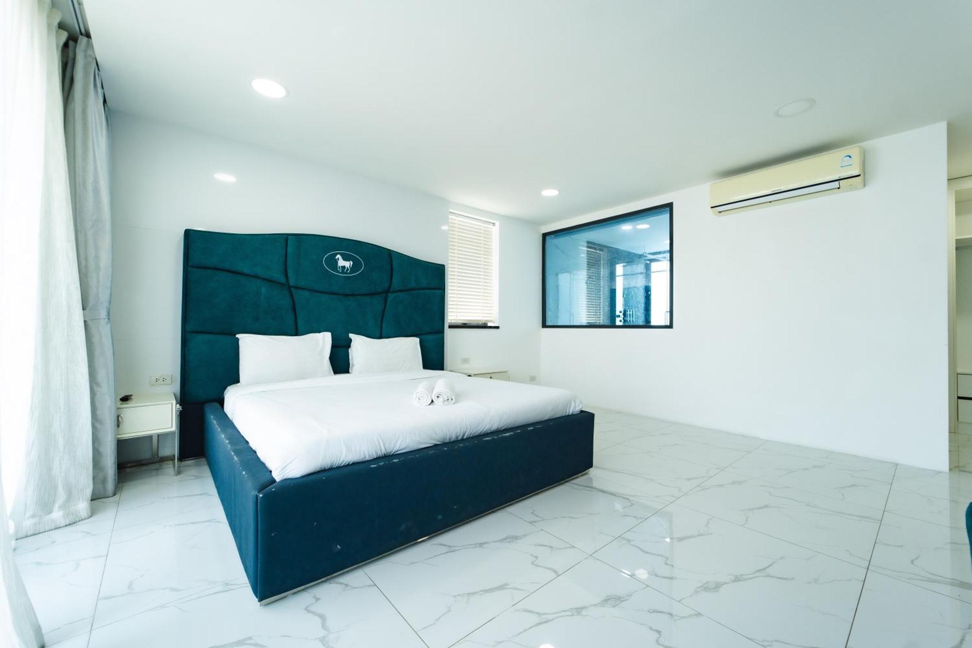 D9 Tagvilla Palm Spring In 8 Bedroom Villa