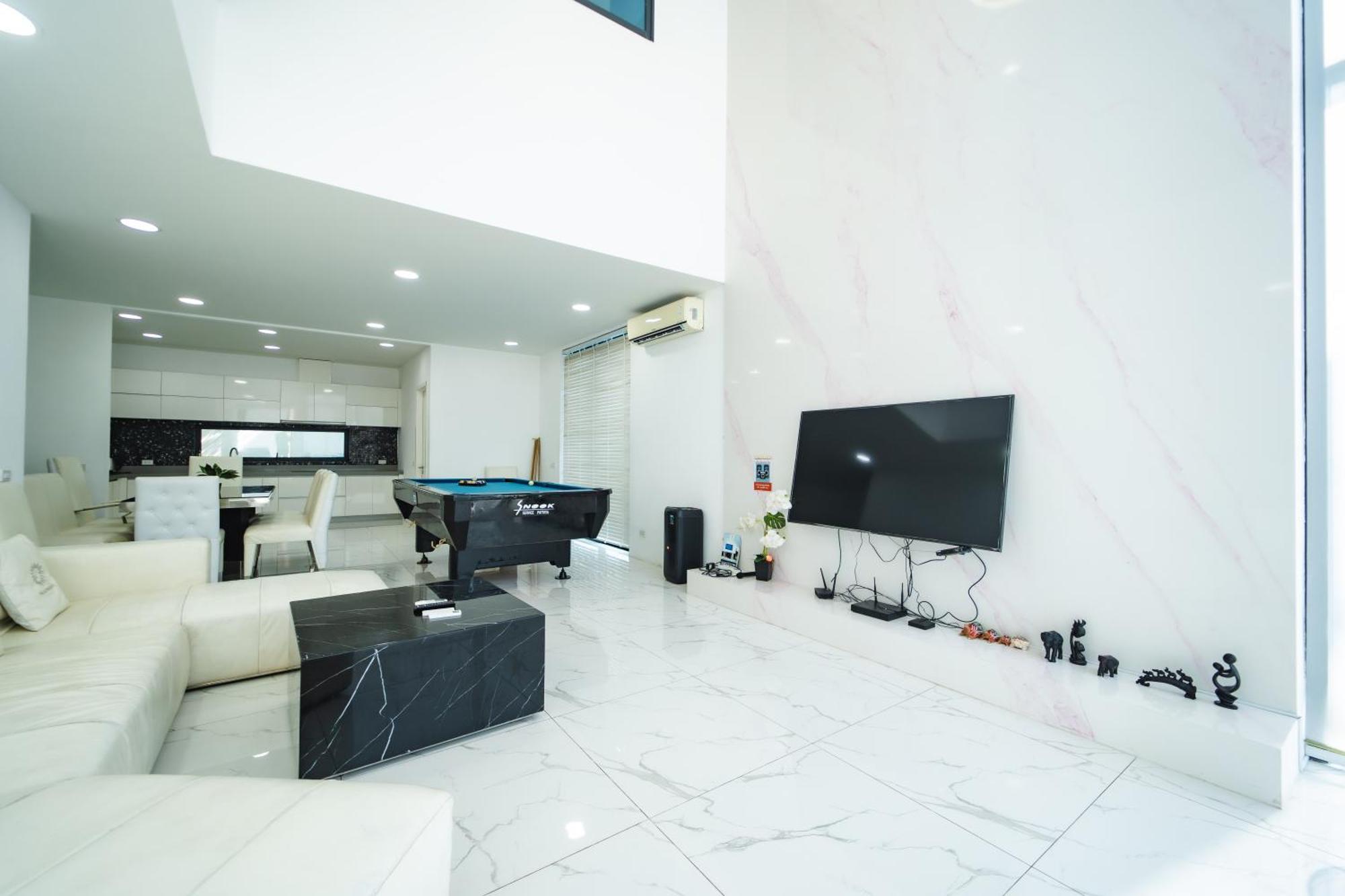 D9 Tagvilla Palm Spring In 8 Bedroom Villa *